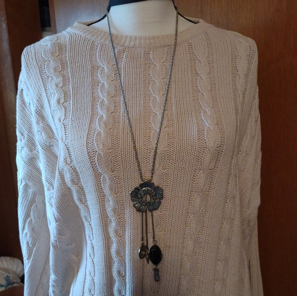 Woman’s Necklace Silvertone Dangle  Flower & Bead 28" Popcorn Chain Necklace - Picture 2 of 6